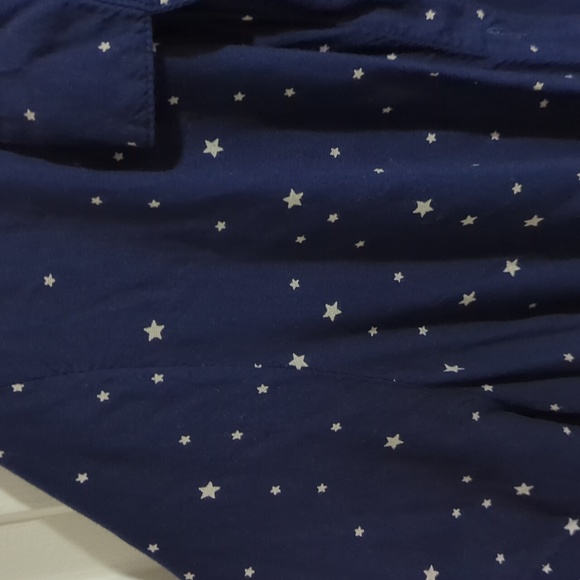 Blue button up with white stars - Picture 2 of 3